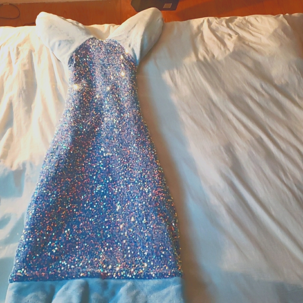 Mermaid tail blanket